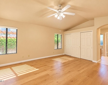 249 E Vaughn Avenue - Photo Thumbnail 9