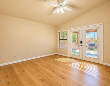 249 E Vaughn Avenue - Photo Thumbnail 12