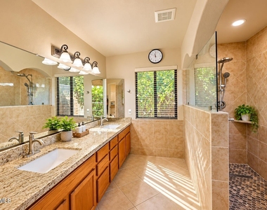 249 E Vaughn Avenue - Photo Thumbnail 10