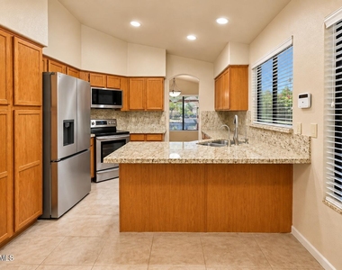 249 E Vaughn Avenue - Photo Thumbnail 8