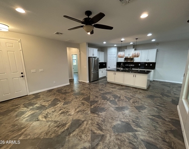 9033 W State Avenue - Photo Thumbnail 3