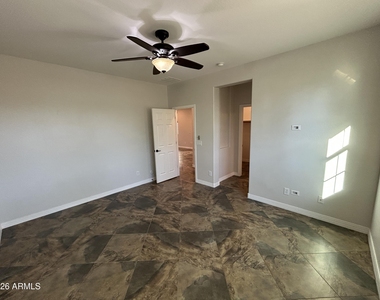 9033 W State Avenue - Photo Thumbnail 12