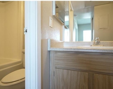 825 W Osborn Road - Photo Thumbnail 5