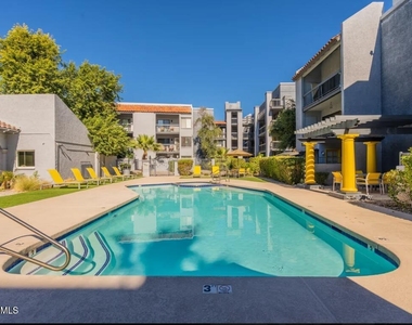 825 W Osborn Road - Photo Thumbnail 6