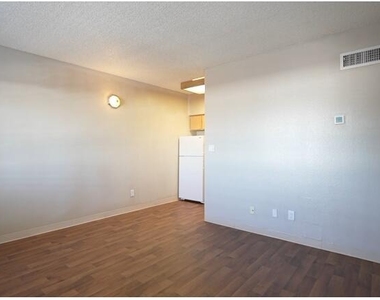 825 W Osborn Road - Photo Thumbnail 1