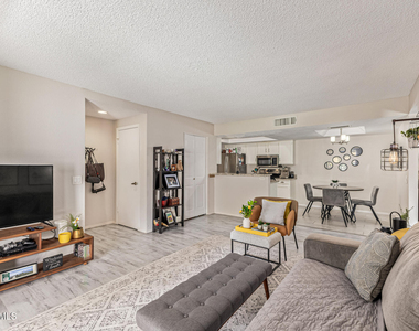 2146 W Isabella Avenue - Photo Thumbnail 3