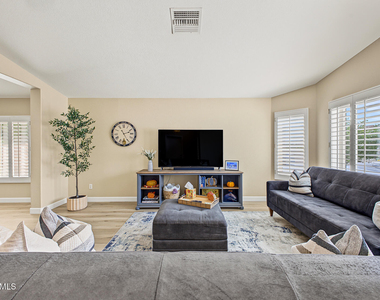 14835 N 46th Street - Photo Thumbnail 2