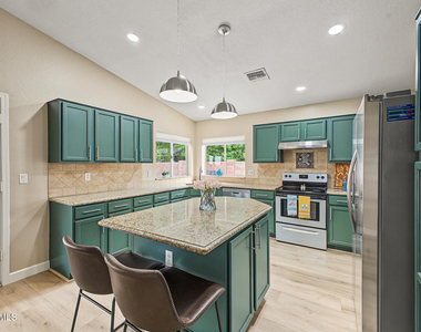 14835 N 46th Street - Photo Thumbnail 14