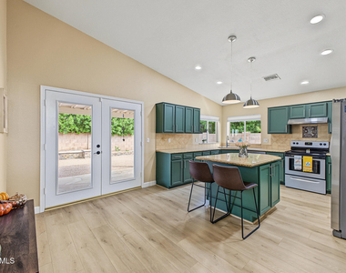 14835 N 46th Street - Photo Thumbnail 17