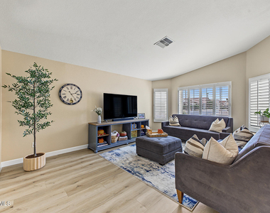 14835 N 46th Street - Photo Thumbnail 10