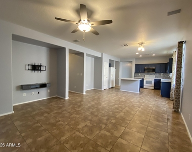 40735 N Trailhead Way - Photo Thumbnail 6