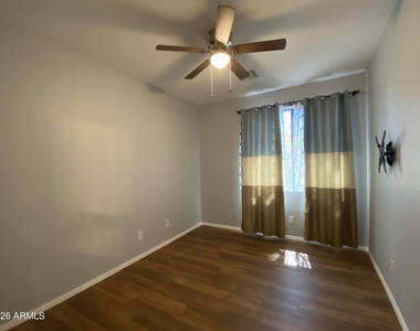 40735 N Trailhead Way - Photo Thumbnail 11