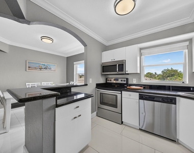 744 Ne 14th Avenue - Photo Thumbnail 10
