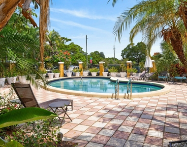 744 Ne 14th Avenue - Photo Thumbnail 16