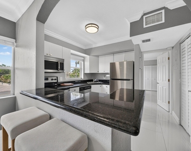 744 Ne 14th Avenue - Photo Thumbnail 9