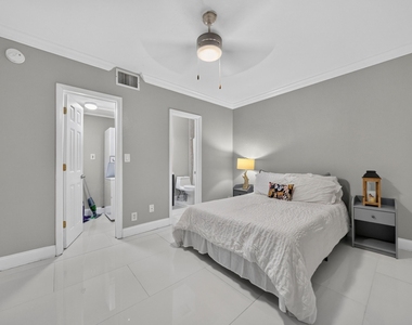 744 Ne 14th Avenue - Photo Thumbnail 23