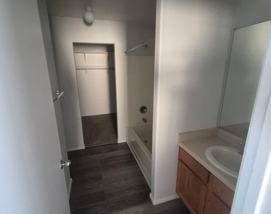 41577 W Sunland Dr. -- - Photo Thumbnail 9