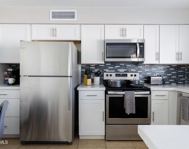 3430 W Tyson Street - Photo Thumbnail 4