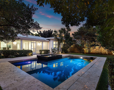 521 Ne 8th Avenue - Photo Thumbnail 51
