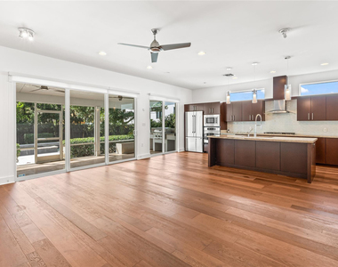 521 Ne 8th Avenue - Photo Thumbnail 12