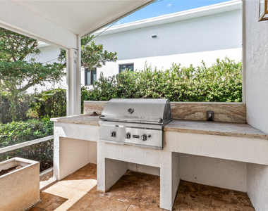 521 Ne 8th Avenue - Photo Thumbnail 30