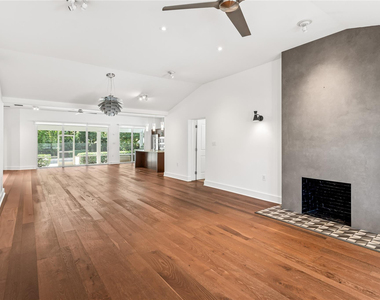 521 Ne 8th Avenue - Photo Thumbnail 5