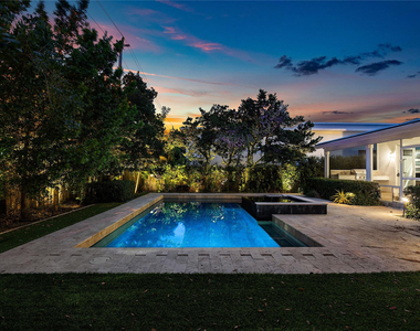 521 Ne 8th Avenue - Photo Thumbnail 53