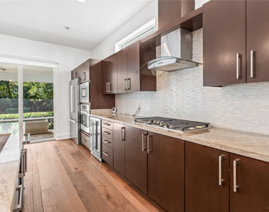 521 Ne 8th Avenue - Photo Thumbnail 13