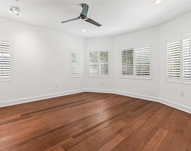 521 Ne 8th Avenue - Photo Thumbnail 15