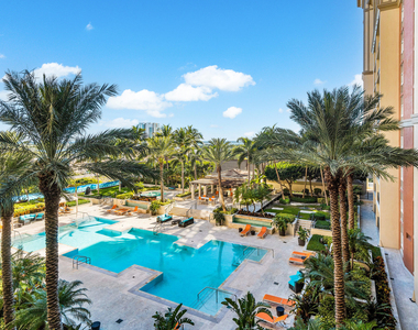 550 Okeechobee Boulevard - Photo Thumbnail 1