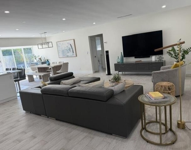 4600 Ne 15th Avenue - Photo Thumbnail 9