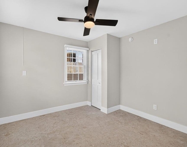 826 37th Street - Photo Thumbnail 12
