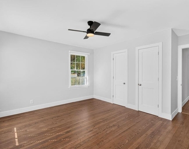 826 37th Street - Photo Thumbnail 28