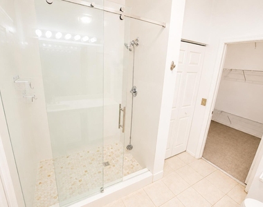 2927 Crestwood Terrace - Photo Thumbnail 15