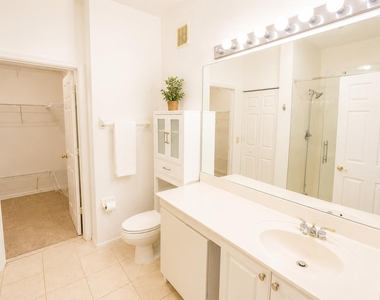 2927 Crestwood Terrace - Photo Thumbnail 17