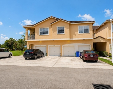 2927 Crestwood Terrace - Photo Thumbnail 28