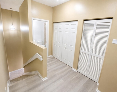 2927 Crestwood Terrace - Photo Thumbnail 22