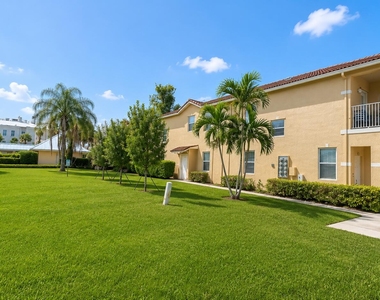 2927 Crestwood Terrace - Photo Thumbnail 27