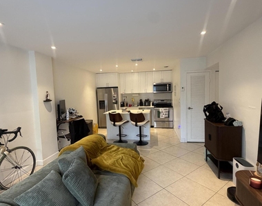 2715 Tigertail Avenue - Photo Thumbnail 2