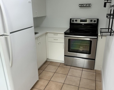 160 Nw 43rd Court - Photo Thumbnail 3