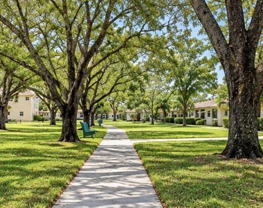400 Sw Natura Avenue - Photo Thumbnail 7