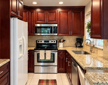 400 Sw Natura Avenue - Photo Thumbnail 2