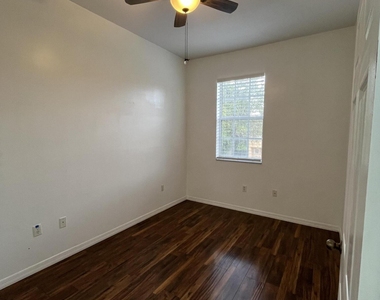 2314 Johnson Street - Photo Thumbnail 11