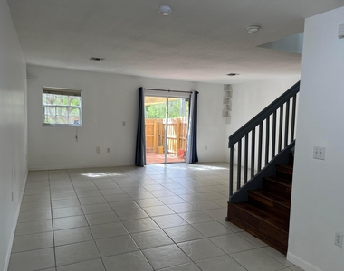 2314 Johnson Street - Photo Thumbnail 7