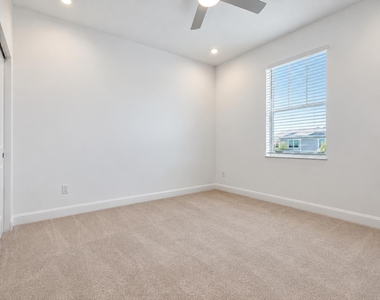 3524 Nw Solange Court - Photo Thumbnail 16