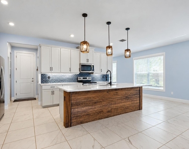 3524 Nw Solange Court - Photo Thumbnail 1