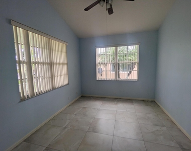 185 Nw Willow Grove Avenue - Photo Thumbnail 9