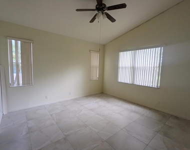185 Nw Willow Grove Avenue - Photo Thumbnail 5