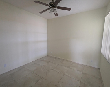 185 Nw Willow Grove Avenue - Photo Thumbnail 7