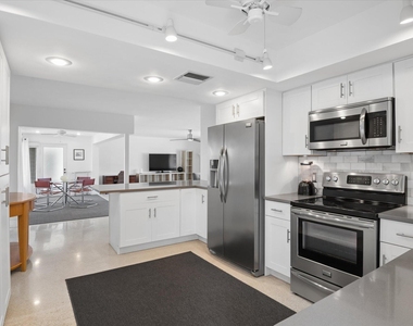 609 Bayshore Drive - Photo Thumbnail 7